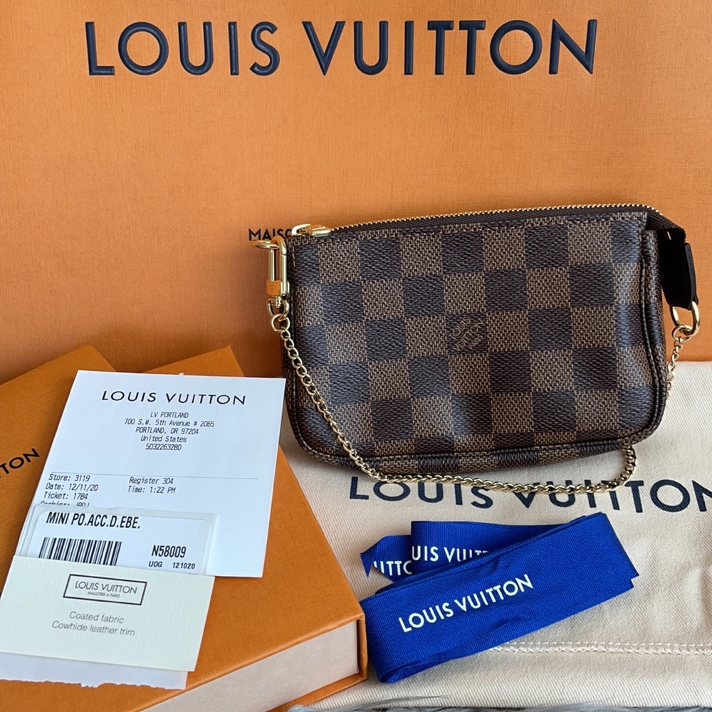 Authentic💯! LouisVuitton minipochette accessories